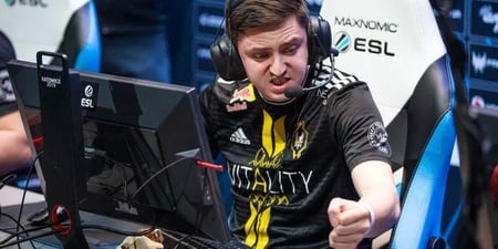ZywOo breaks record for most kills in a CS:GO series