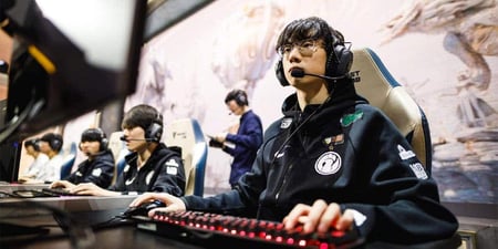 Invictus Gaming upset Griffin in LoL Worlds quarter-finals