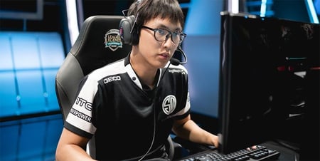 Legendary LoL player “Doublelift” retires from competitive play