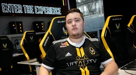 ZywOo signs new deal with Team Vitality