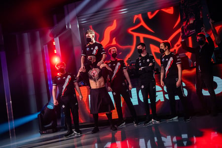 G2 Esports advances to LEC Spring Playoffs after defeating Fnatic