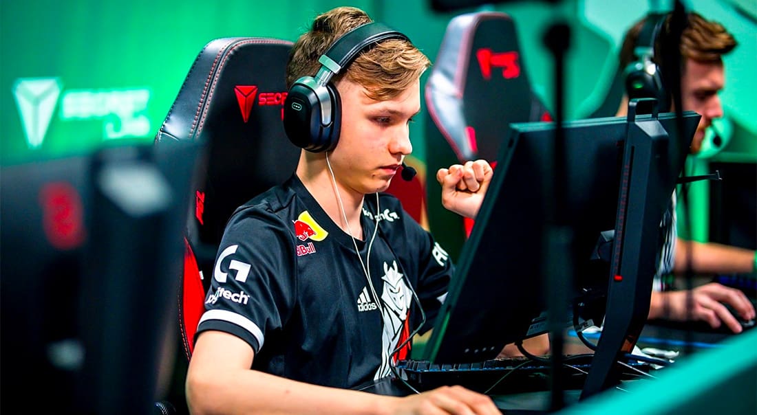 m0NESY - FLASHIEST PLAYER EVER? - HLTV.org's #7 Of 2022 (CS:GO) 