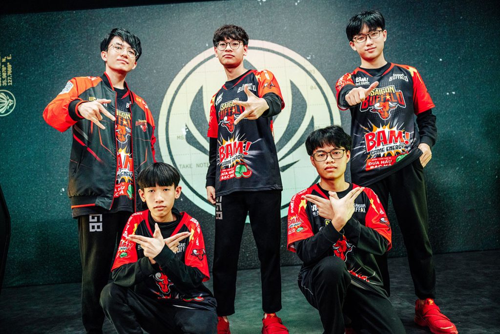 Siagon Buffalo's midlaner Bùi “Froggy” Văn Minh Hải and head coach Nguyễn “Ren” Văn Trọng have been granted visas to participate in the 2022 League of Legends World Championship.